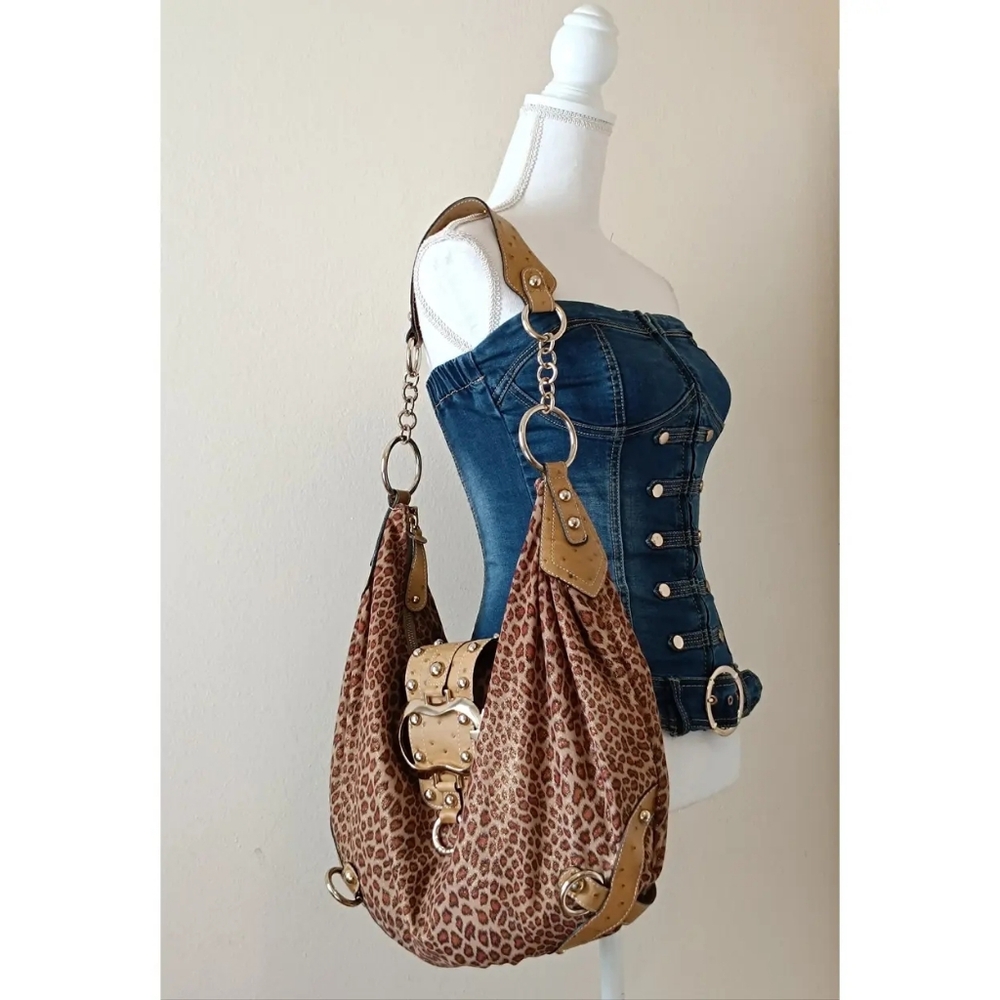 Vintage Guess handbag from the 2000s, featuring a leopard animal